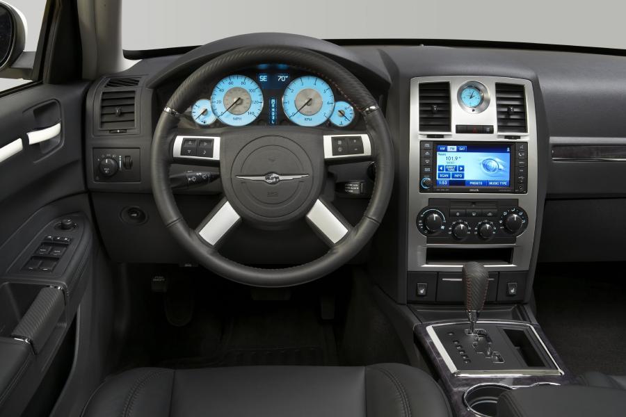  Chrysler 300C S8 2010 года  (фото 8 из 10)